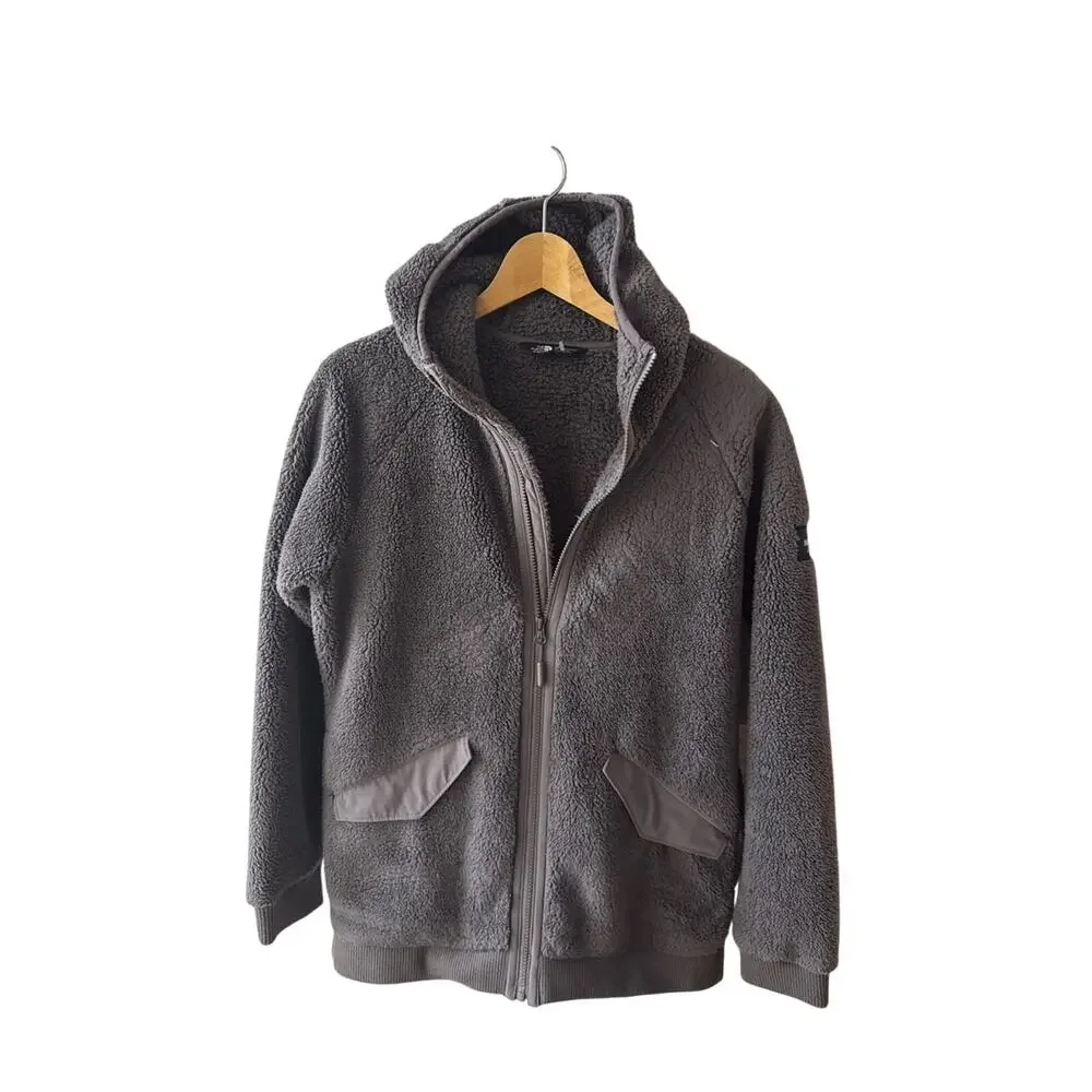hoodie shell pockets